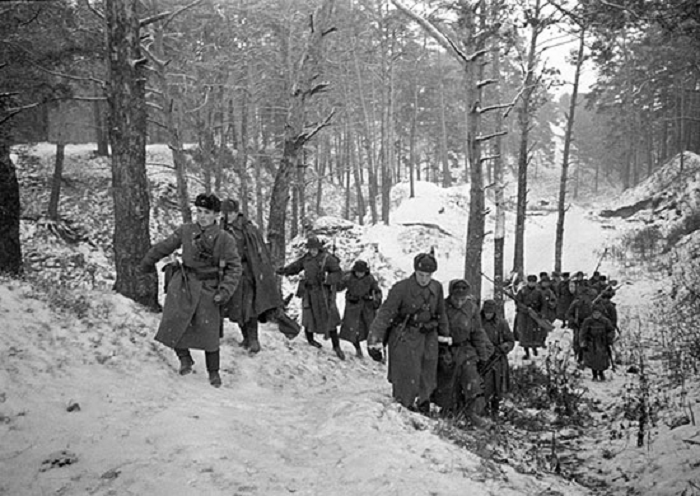 Советские бойцы зимой1 1941 года