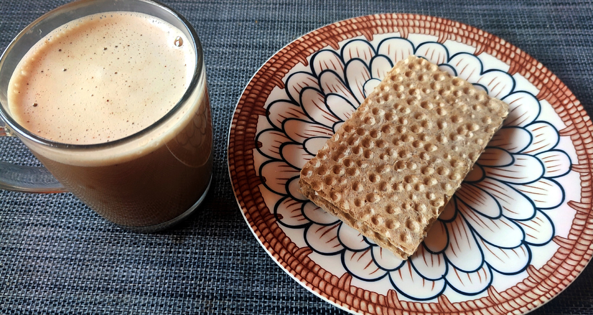Может мой завтрак и выглядит скудновато, но зато вкусно и сытно. 