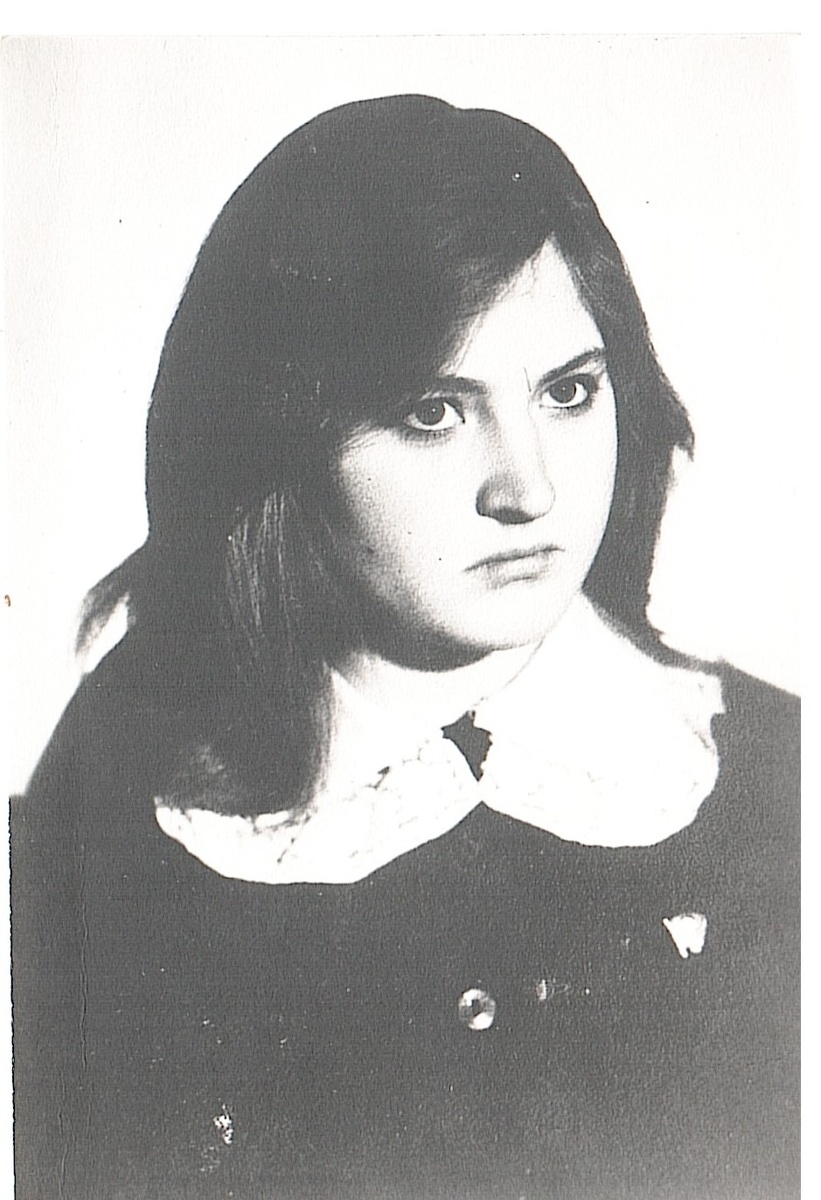 Людмиле всего 15. Училась в СГПТУ-21 г. Тайшета. Активистка, комсомолка 