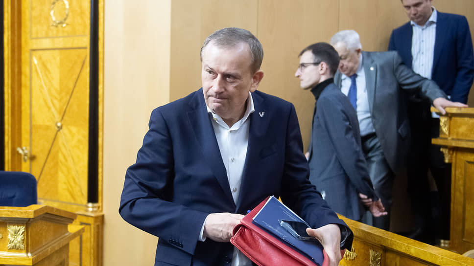 Александр Дрозденко дал поручения отменить плату жителей Кингисеппа за холодное водоснабжение и на 50% снизить плату за горячее водоснабжение с 1 июня. Мера вводится на два месяца, при необходимости она будет продлена.📷Фото: Евгений Павленко / Коммерсантъ