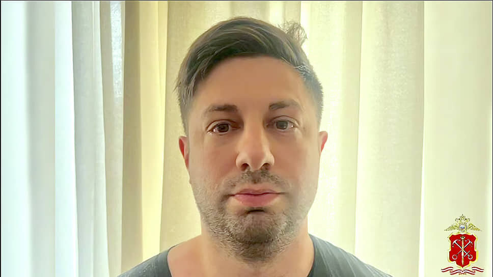 В материалах дела говорится, что господин Амуров вместе с неустановленными на данный момент сообщниками якобы уговаривал жертв вложится в их дело и в последующем на этом неплохо обогатиться.📷Фото: ГУ МВД России по г. Санкт-Петербургу и Ленинградской области