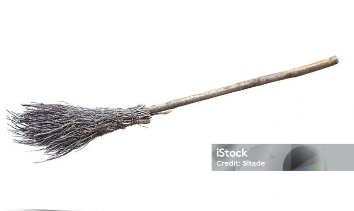 Метла армейская самодельная обыкновенная, из подручного материала.... фото Александра.