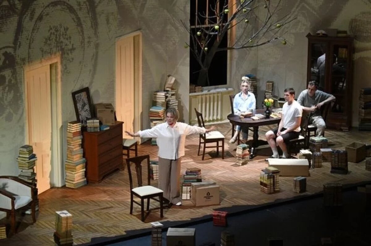    Русдрамтеатр Башкирии закрыл сезон премьерой и награждением