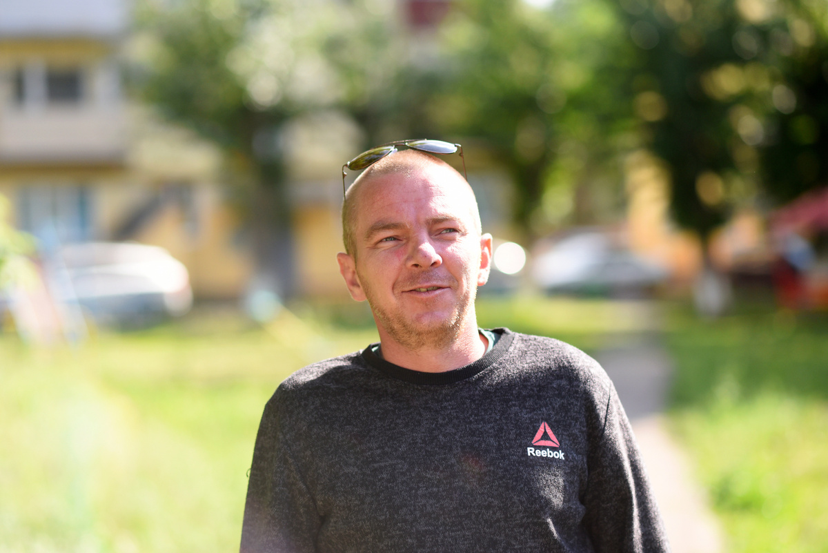 Свой позывной Александр подарил  двоюродному брату. Тот тоже добровольцем ушёл. Вслед за 74-летним отцом, отставным полковником МВД, пропавшим без вести после очередного штурма.