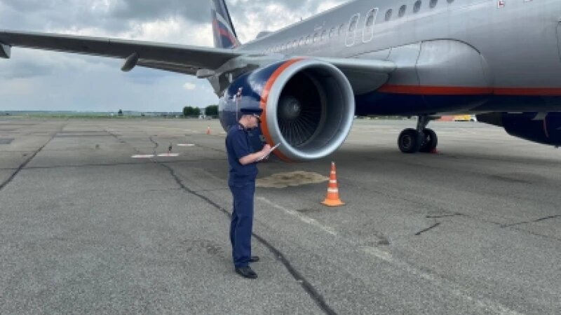     Неисправный борт в барнаульском аэропорту. zapsib-sut.sledcom.ru