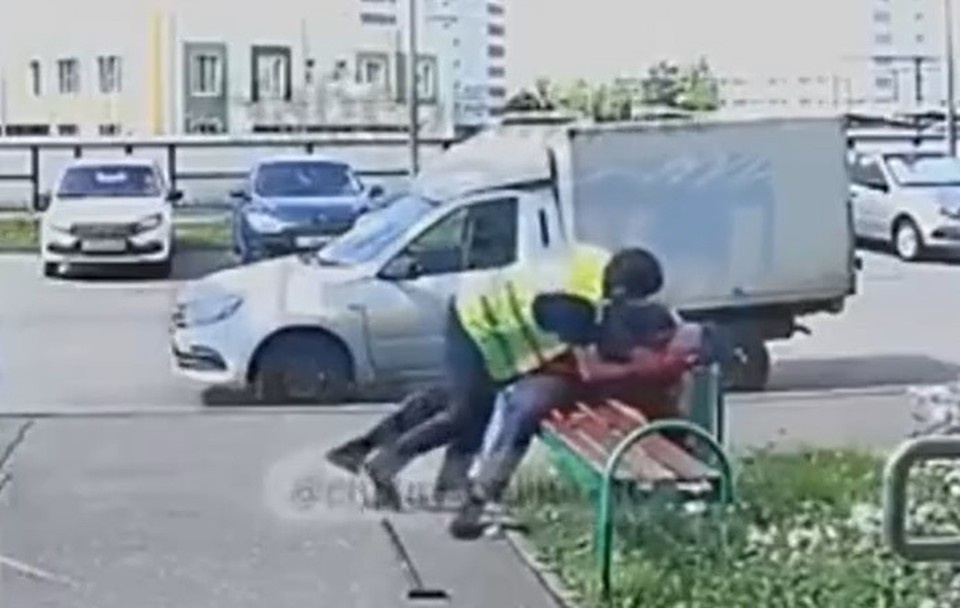    Немощность жертвы нападавшего не смущала – рядом с челнинцем стояла трость. скриншот