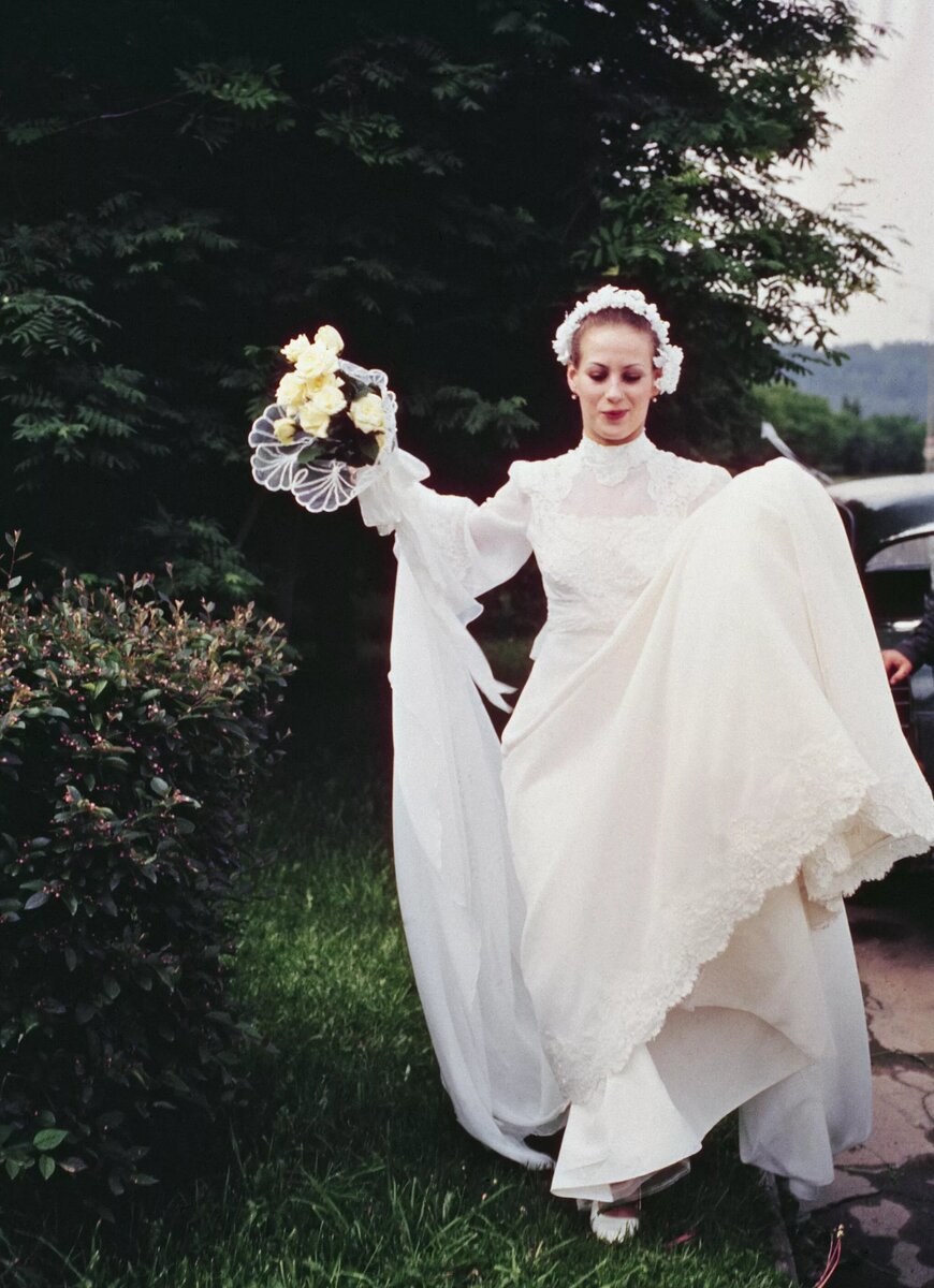 Советская фигуристка, чемпионка мира в танцах на льду Ирина Моисеева в день своего бракосочетания с Андреем Миненковым
© Sputnik / В. Ганчук