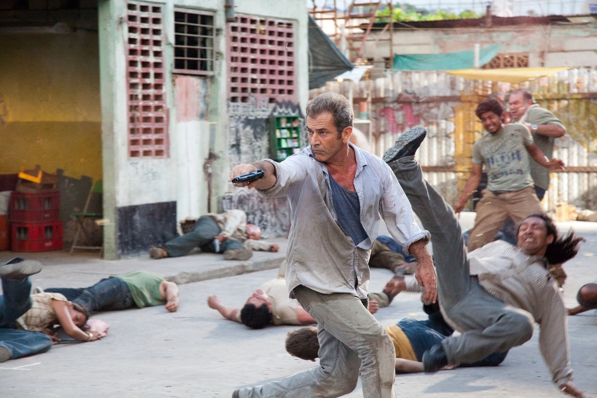 Кадр из фильма "Веселые" каникулы" (2012)