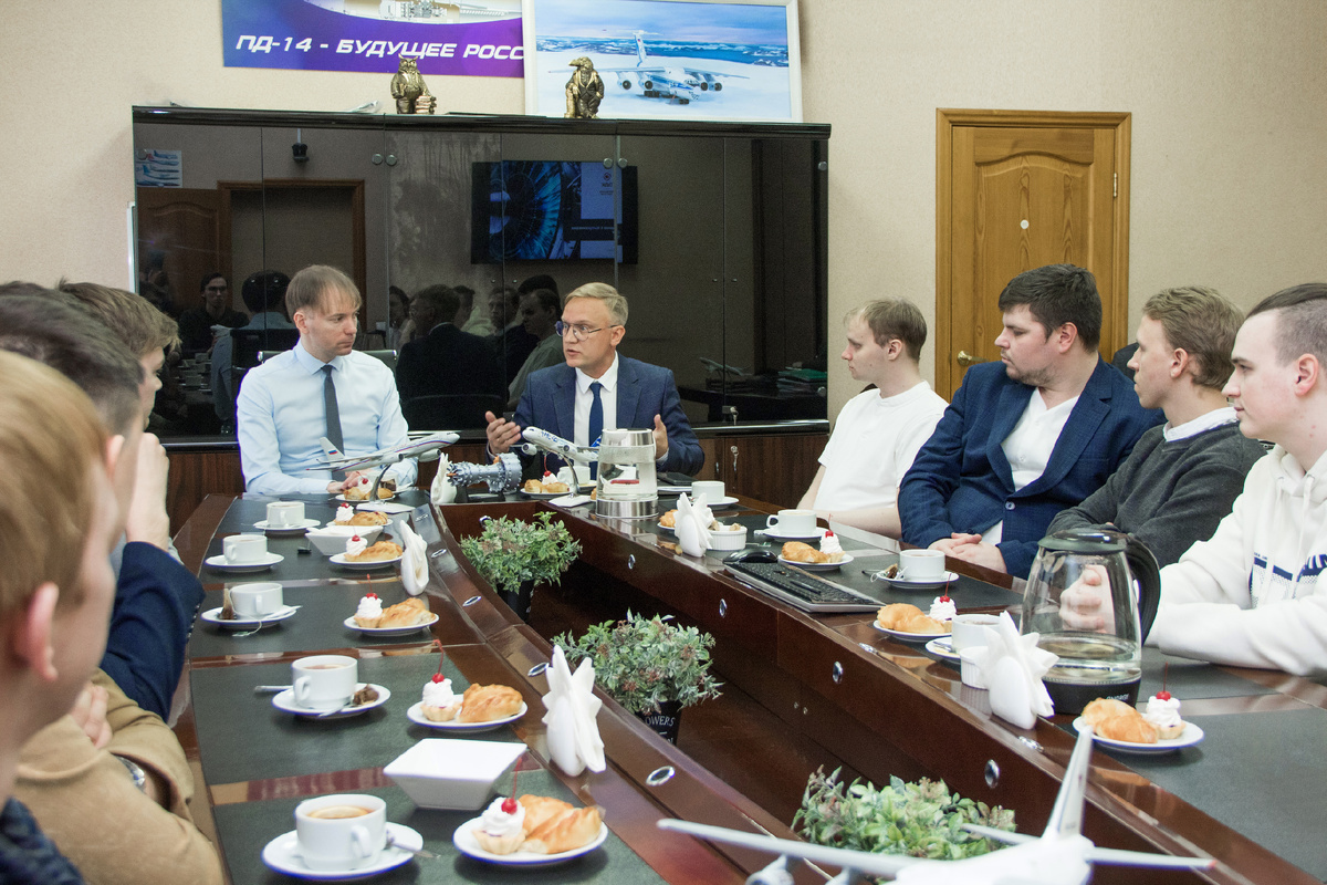 Разговор на равных: Вадим Хайрулин и Михаил Ворошилов со студентами