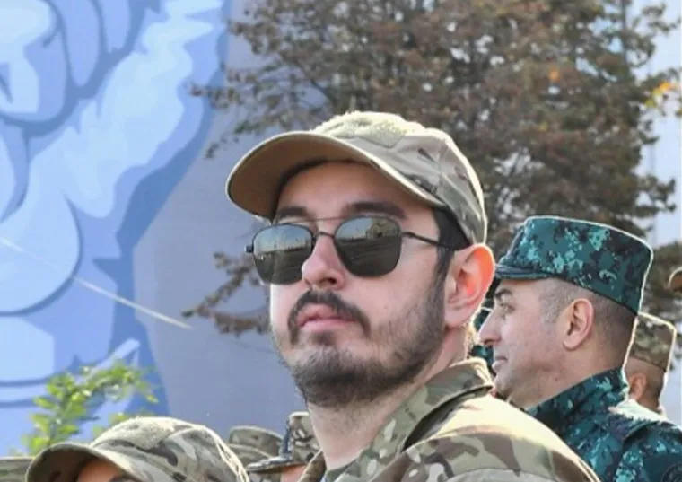 Предполагается, что Алиев владеет роскошным особняком в подмосковной Барвихе
Фото: STRINGER/EPA/ТАСС