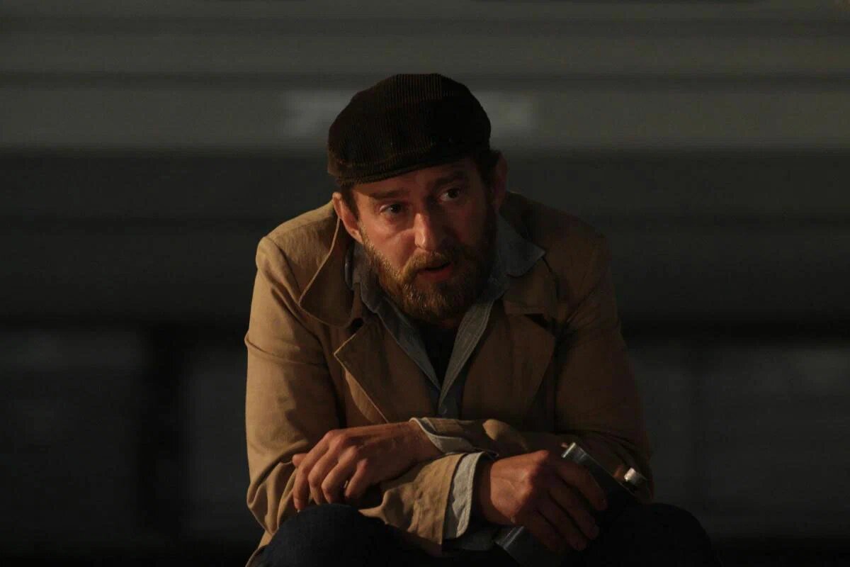 Вот он, новейший герой - Родион Меглин, поживший, ущербный, зато наш собственный)