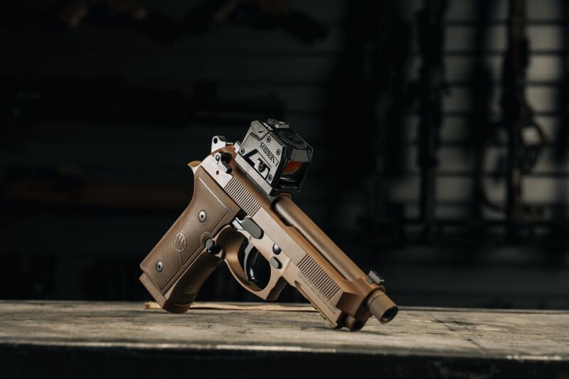 От поля боя до стрельбища, немногие имена в мире пистолетов имеют такой же авторитет, как Beretta M9.