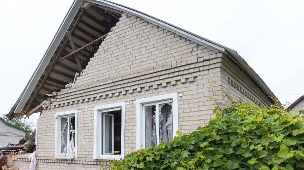 Последствия падения БПЛА на частный дом под Липецком.📷Фото: из Telegram-канала Игоря Артамонова