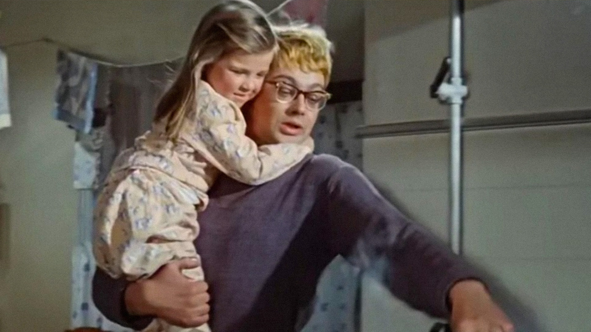 Фото: кадр из фильма "Операция Ы" (фото: www.kinoafisha.info)