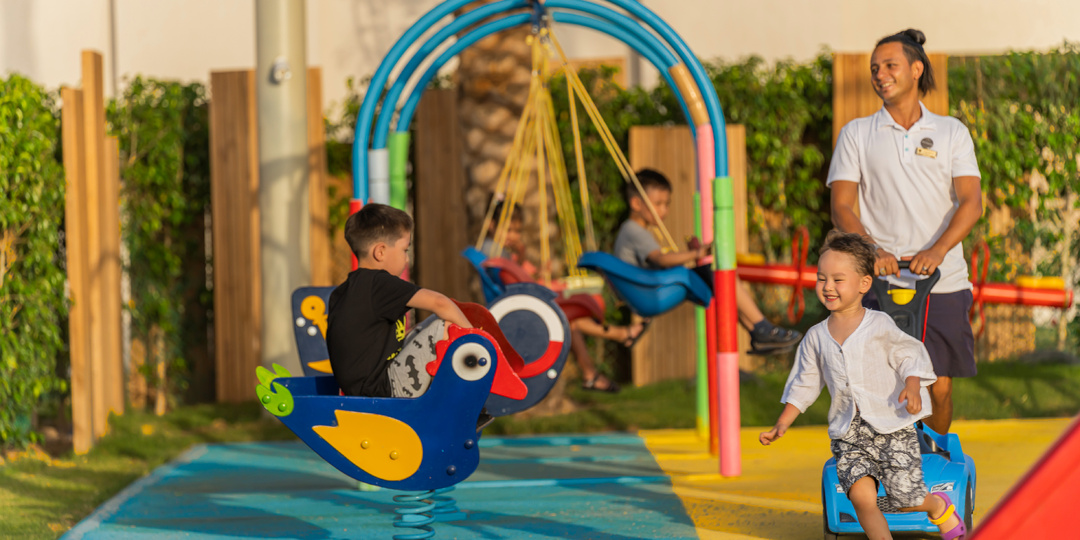 Семейный отдых в Египте: дети проживают бесплатно в Swissotel Sharm El Sheikh и Rixos Premium Magawish Suites & Villas