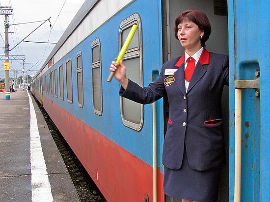 "Не покупайте билет, пока не прочитаете! Грязная изнанка поездов: что скрывают проводницы за улыбкой и чаем с печеньем?"