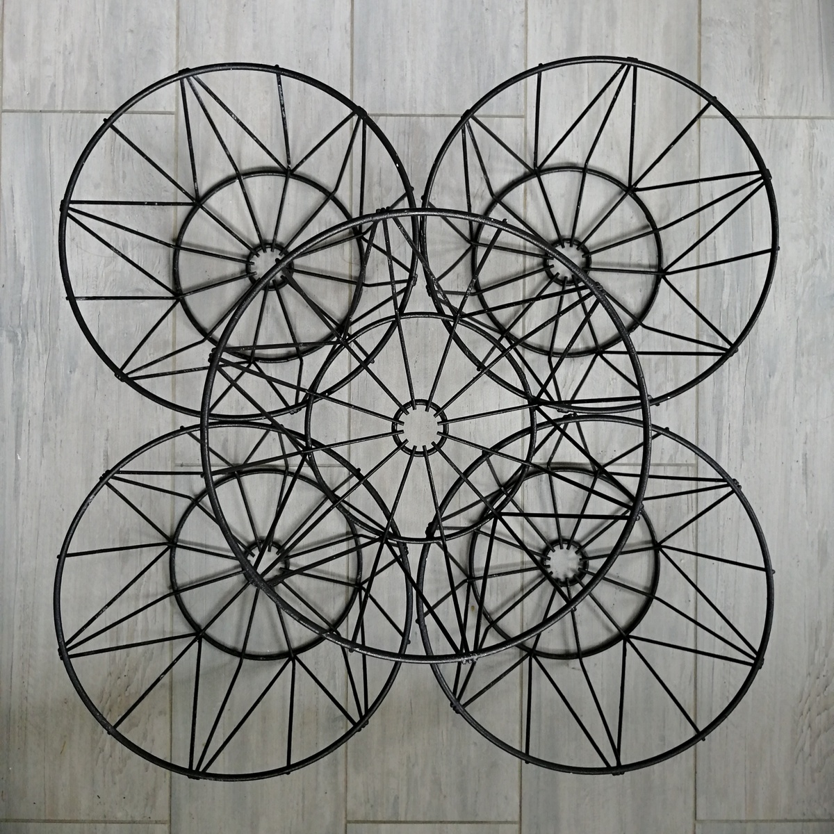 Они были белыми, я их перекрасила под свои нужды. 