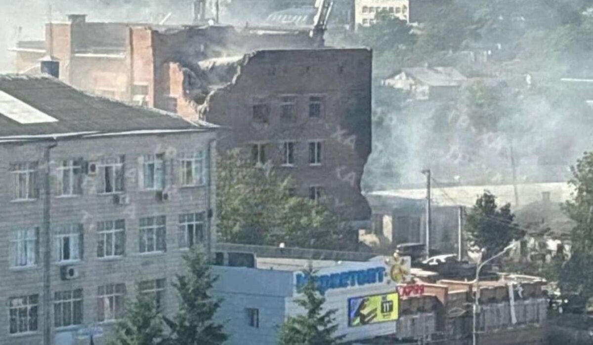     Разрушенное здание ТЦК. Источник: t.me/SolovievLive Автор фото: Скриншот видео