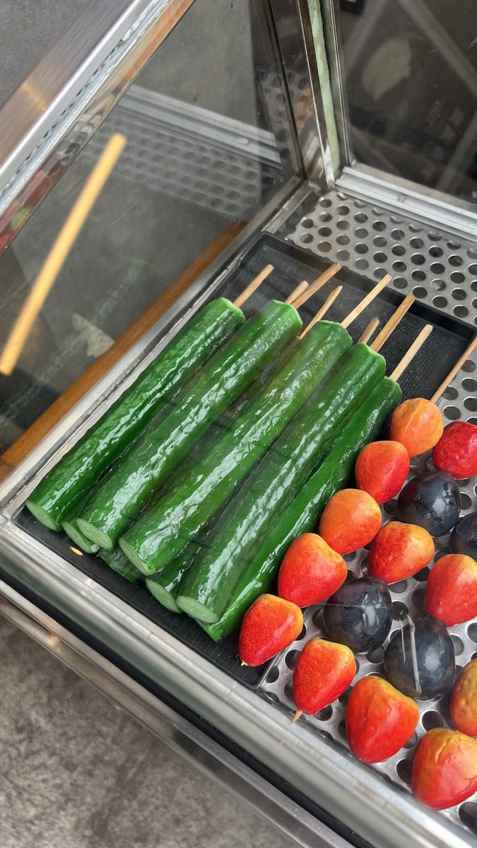 Охлажденный огурец на палочек - деликатес в Японии