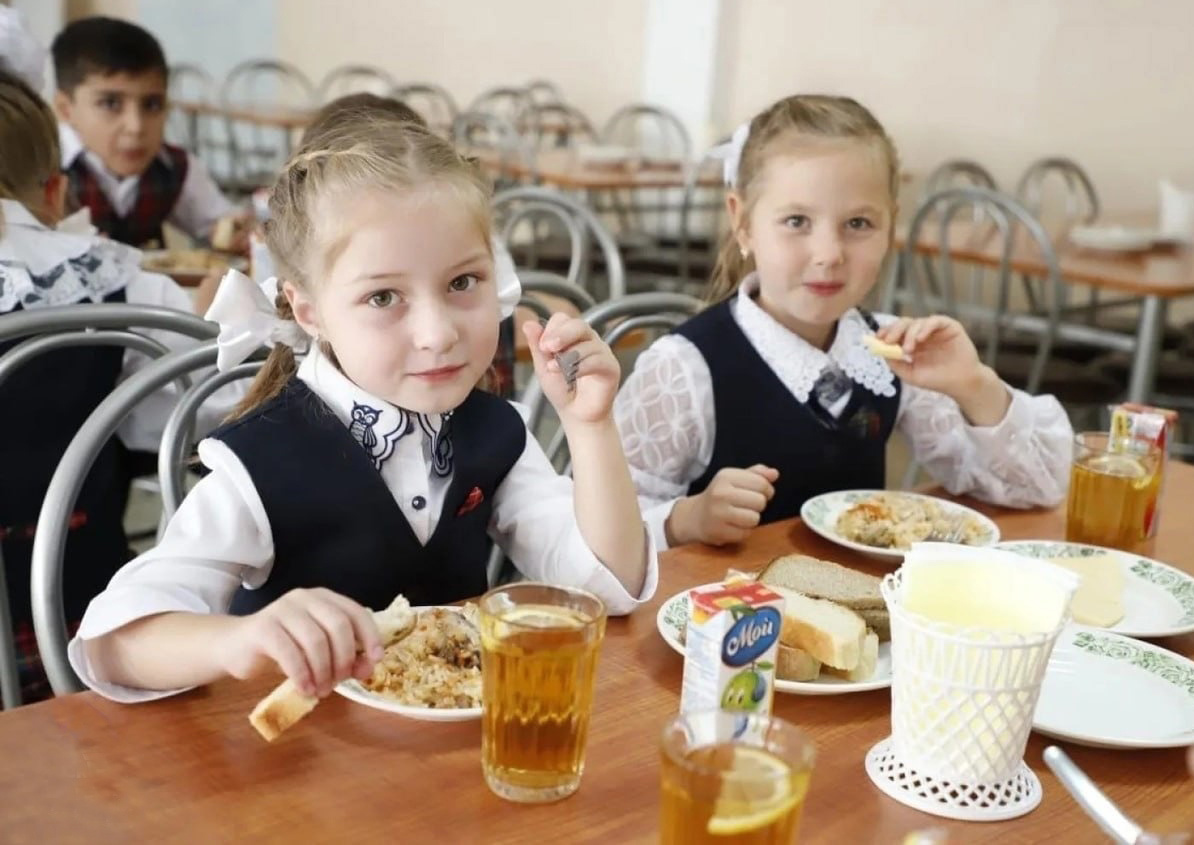 Каждый школьник должен соблюдать режим питания