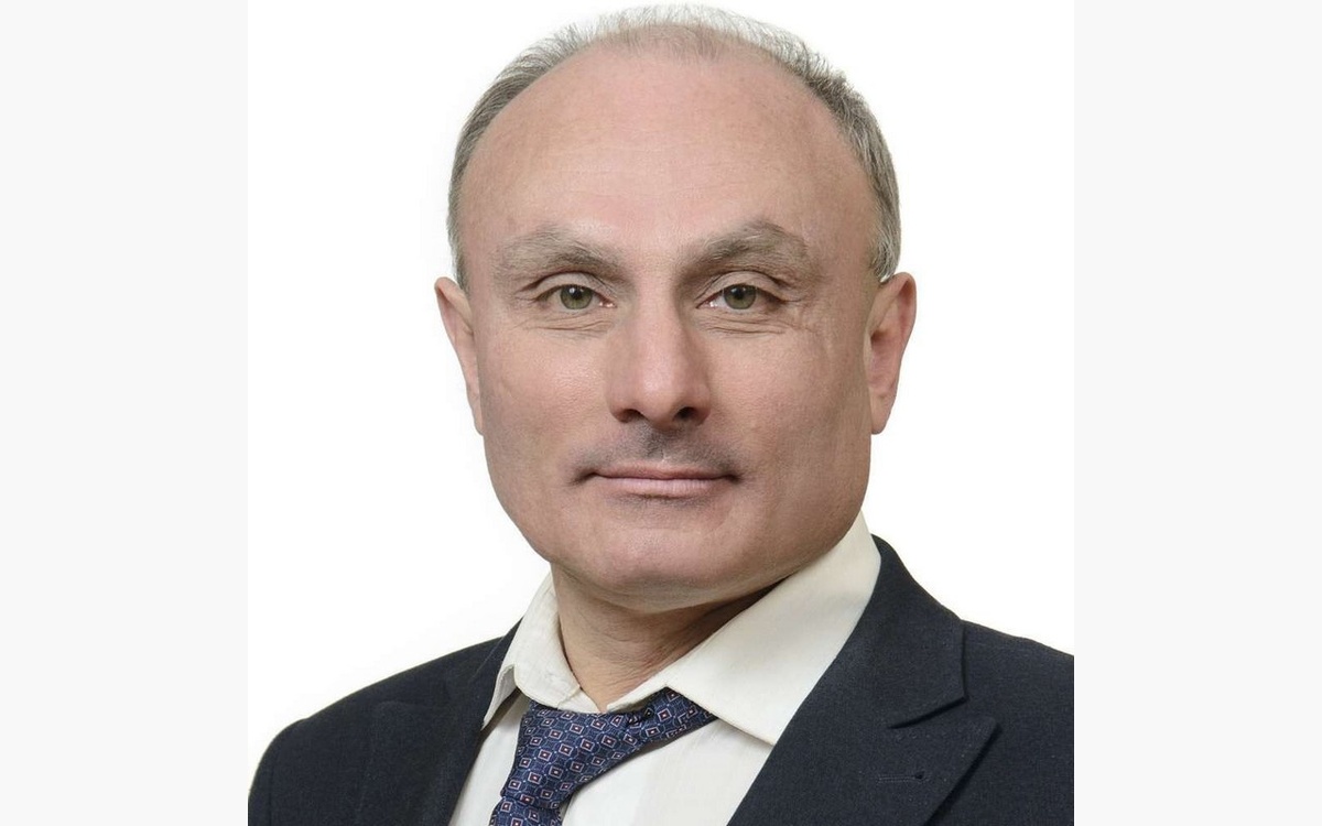    Основатель компьютерной фирмы РЕТ Владимир Колыхалин отбивается от налоговой недоимки Фото с сайта «Единой России»