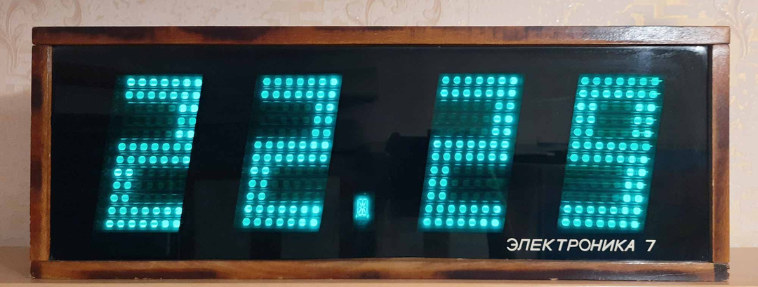 Эти часы были на всех заводах и вокзалах СССР: «Электроника 7-06»