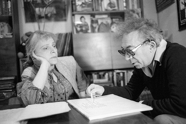    Режиссер театра на Малой Бронной Анатолий Эфрос с женой, театральным критиком Натальей Крымовой./Борис Ушмайкин / РИА Новости www.ria.ru