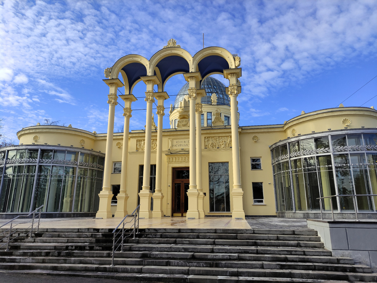 Одно из зданий ВДНХ. Автор фото: Любовь Федоров