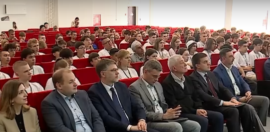     В Красноярске стартовала первая летняя школа по финансовой безопасности