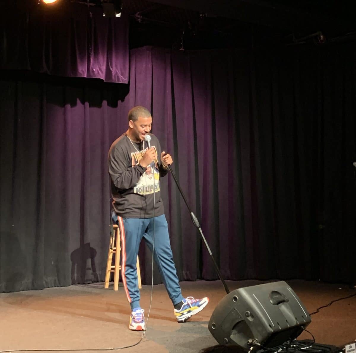    Выступление стендапера / © Stussll, ru.wikipedia.org