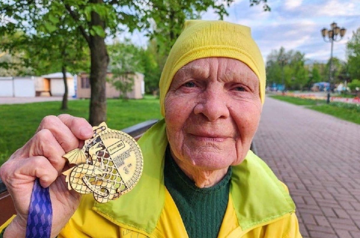    Клара Степановна останавливаться не собирается