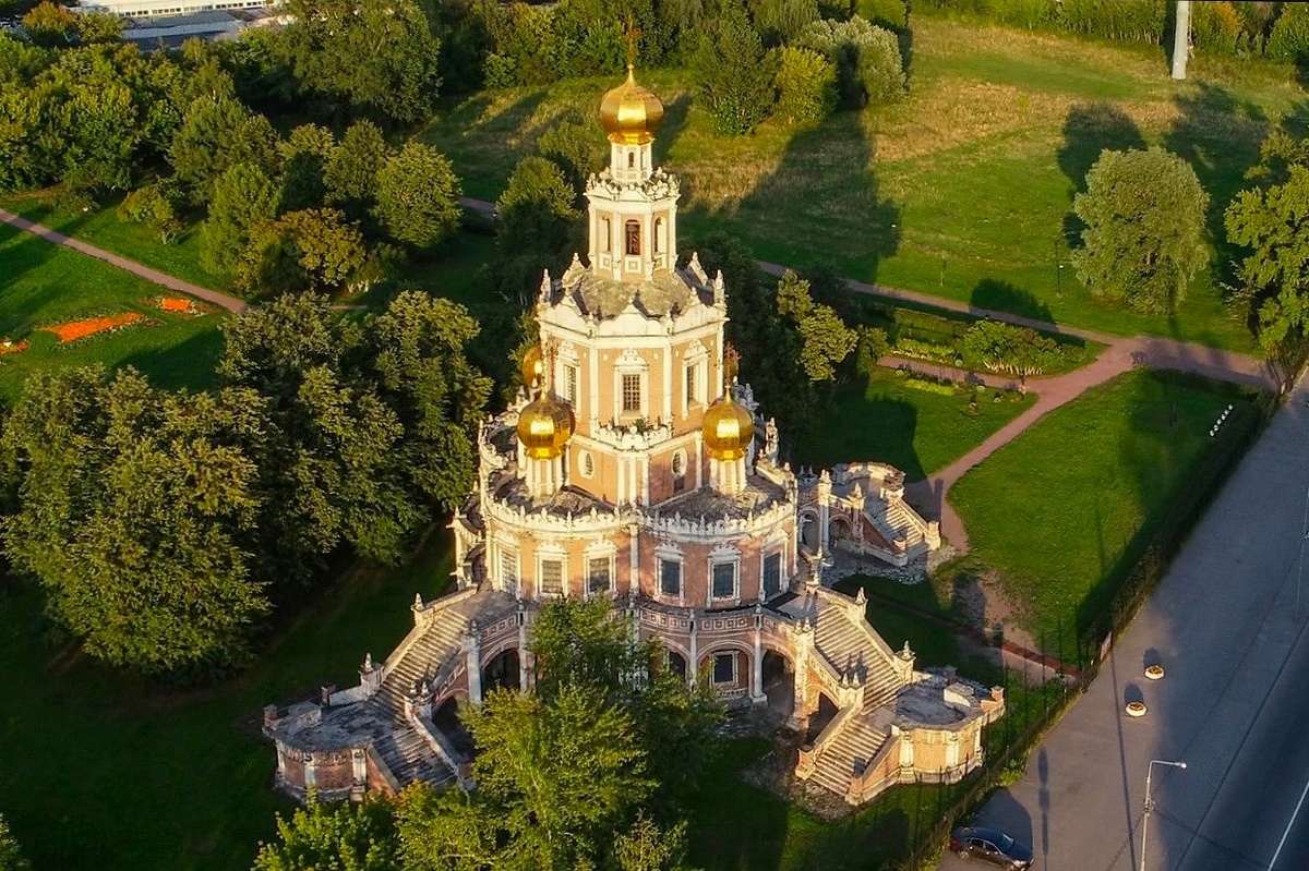 Церковь Покрова Пресвятой Богородицы с высоты птичьего полёта. Фото из интернета.