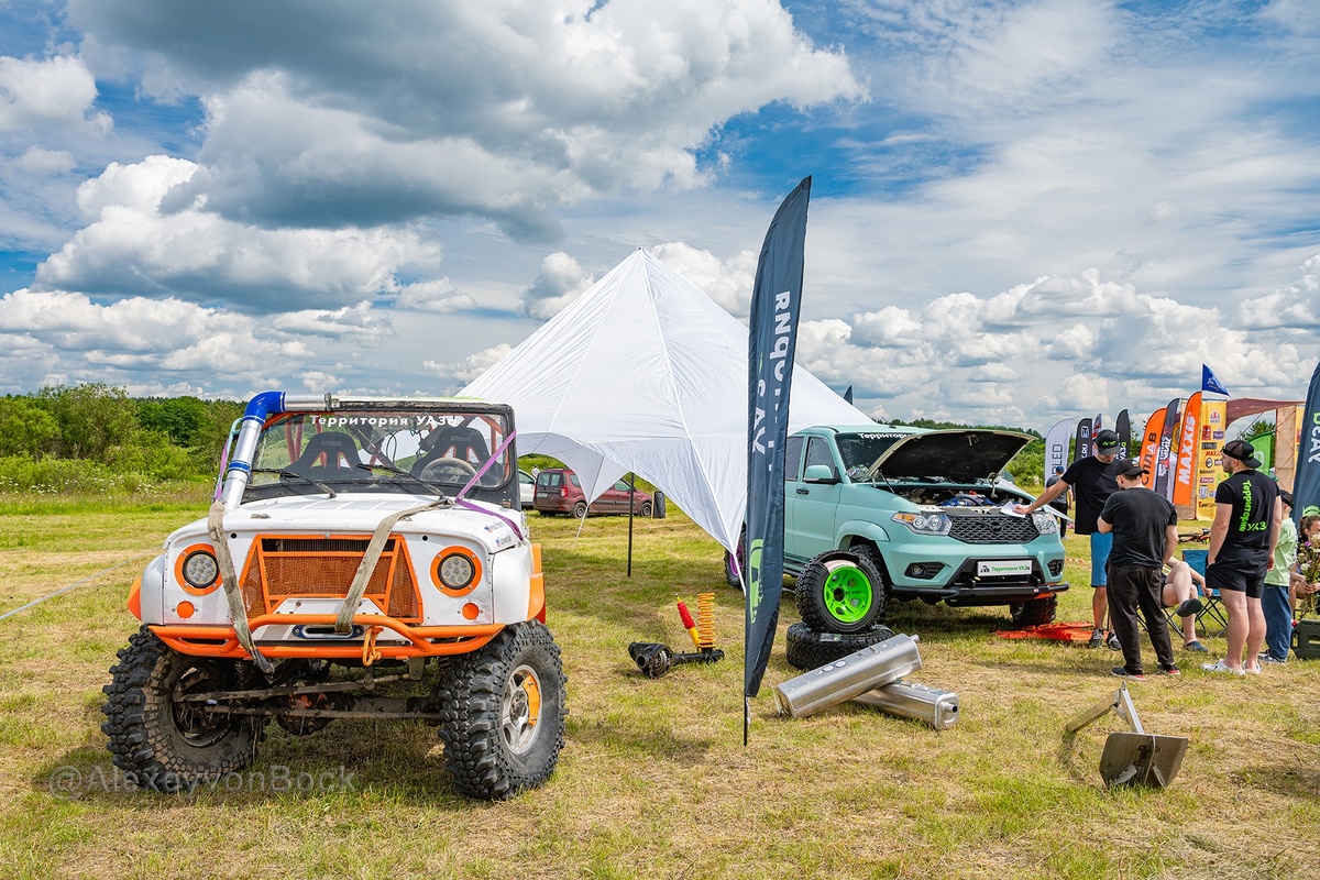 Стенд "Территория УАЗа"