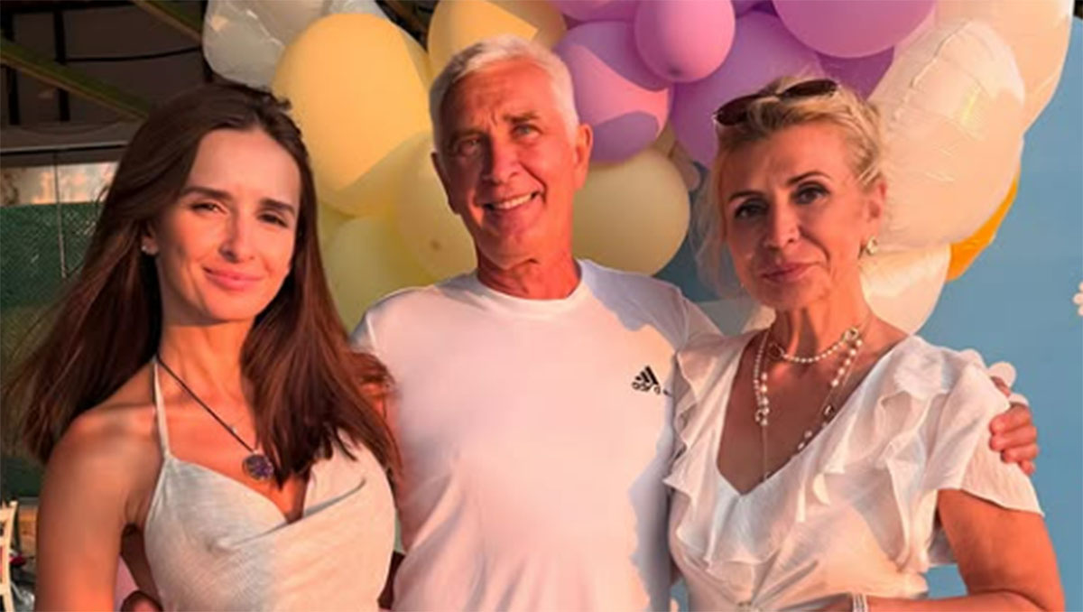 Ирина Агибалова (на фото справа) с мужем и дочкой Ритой на Кипре. Фото: соцсети Ирины Агибаловой