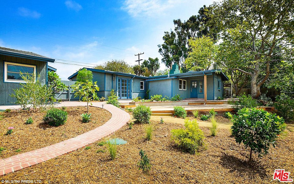 Hideaway: ранчо с тремя спальнями и двумя ванными комнатами было построено в 1949 году