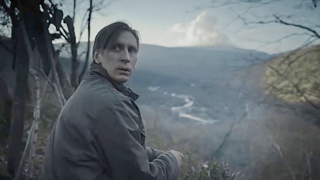 Кадр из сериала «Фишер. Затмение» / Эксперт «Живой» перед ранением