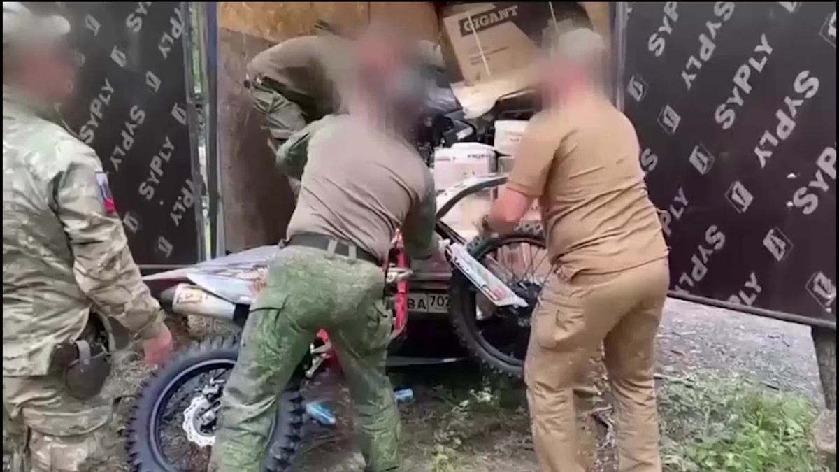    Ратмир Мавлиев доставил гуманитарный конвой на СВО