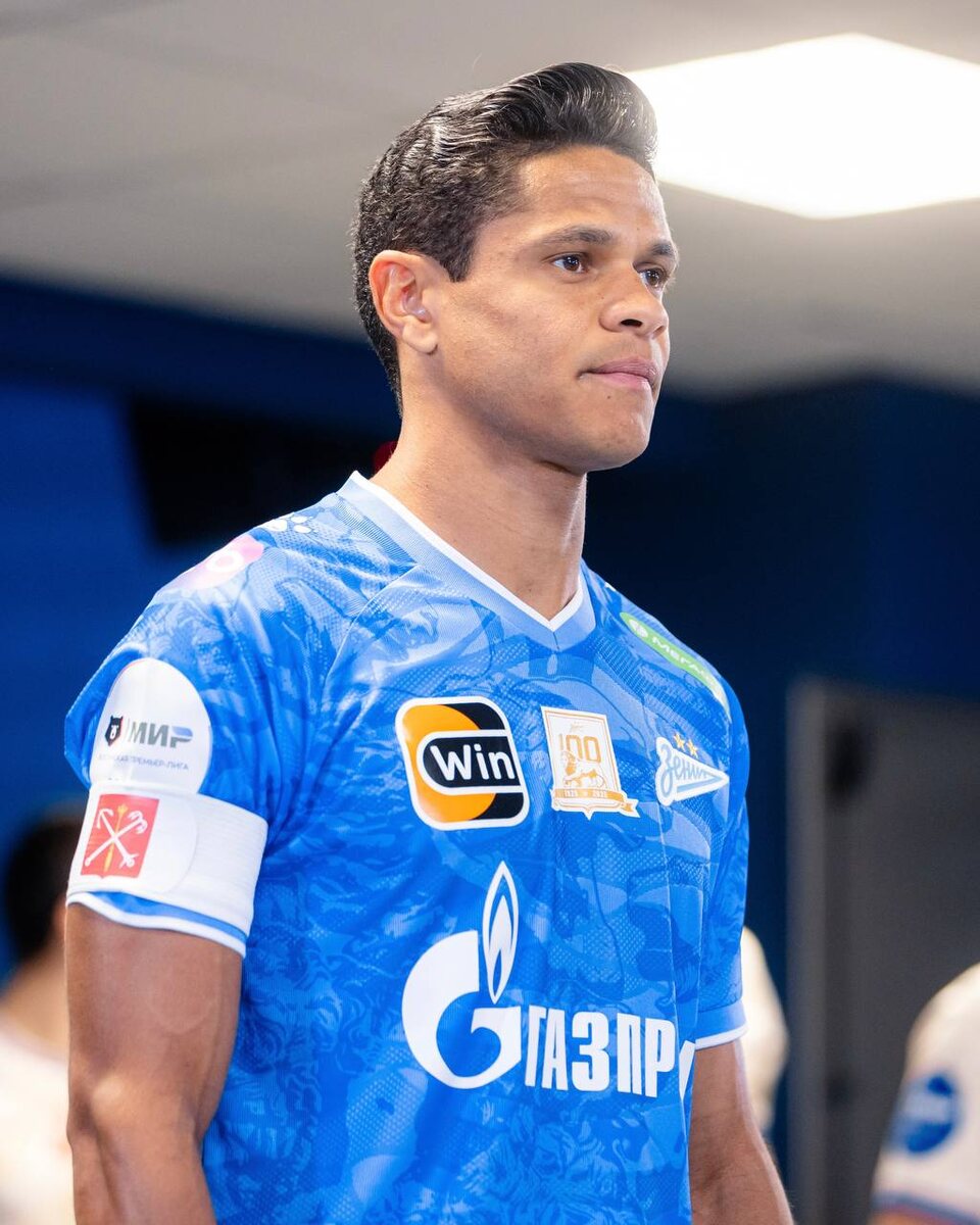 Дуглас Сантос