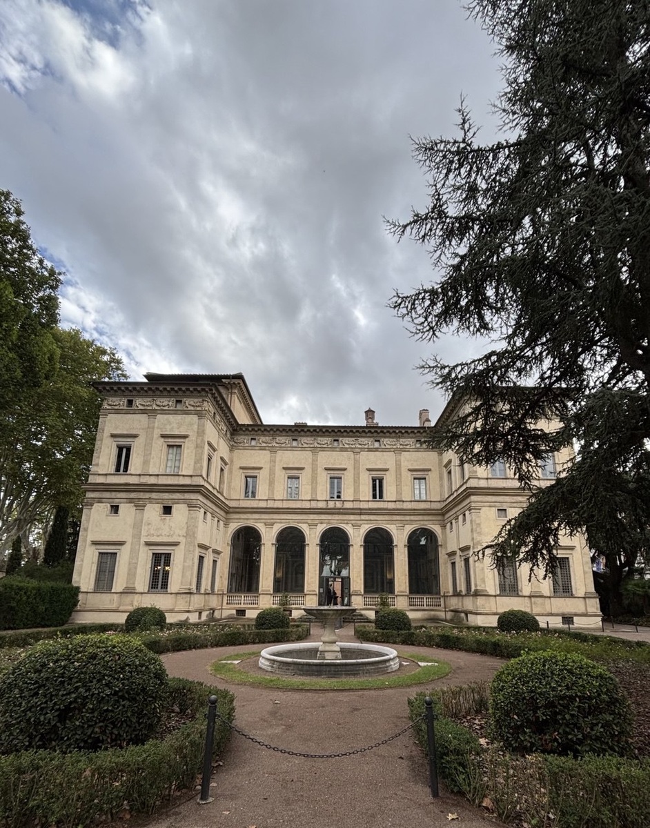 Вилла Фарнезина в Риме. Via della Lungara, 230, 00165 Roma RM, Италия