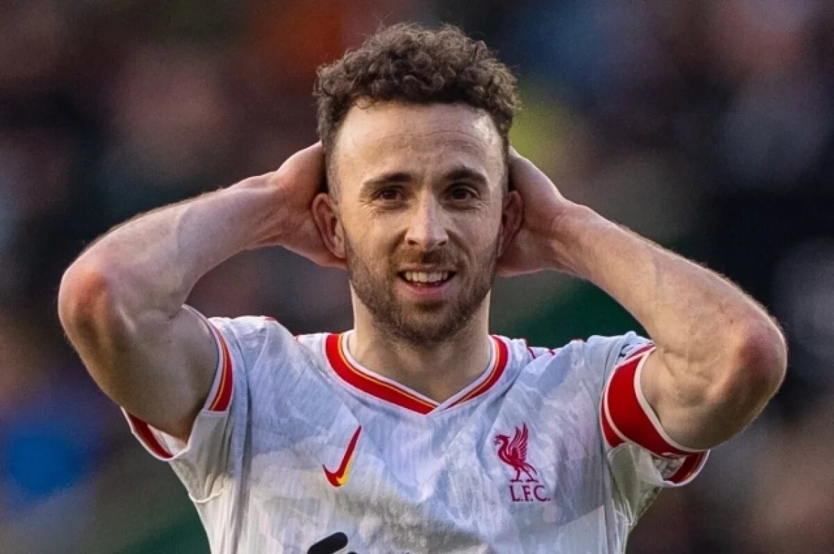    Появились кадры с места ДТП, в котором погиб португальский футболист Жота