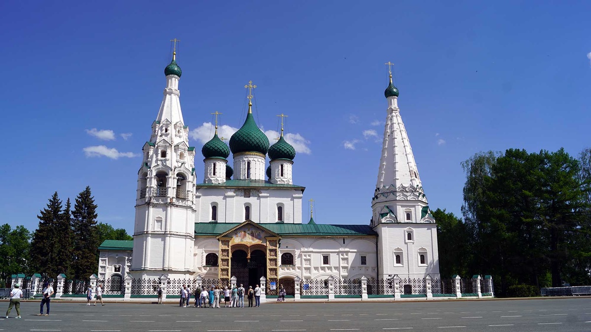 Ильинская церковь — шедевр древних зодчих. Комплекс состоит из четырёхстолпного храма с самостоятельными шатровым и купольным приделами и шатровой колокольней. Все это объединено галереей