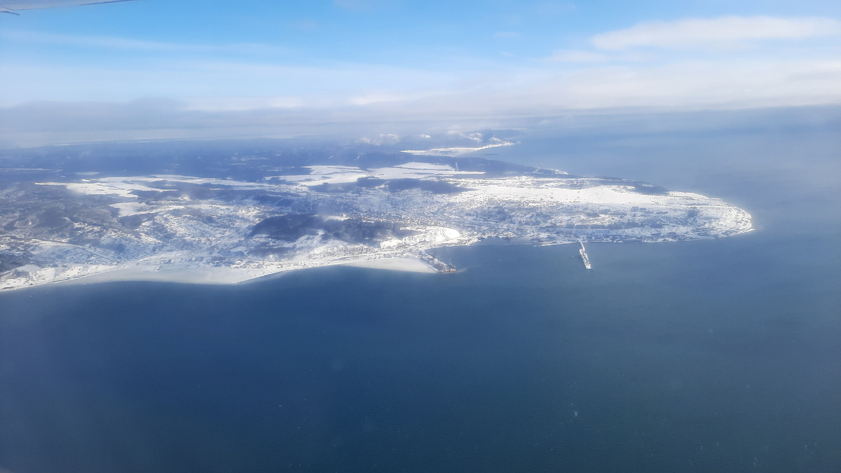 Подлетаем к аэропорту на Сахалине