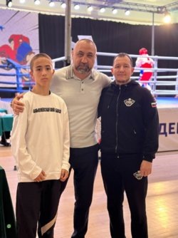     Юлмухаметов занял пятое место среди 600 сильнейших спортсменов страны (слева) tg-канал Спорт в Курганской области