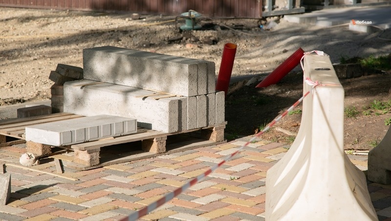    В парковой зоне села Бурукшун обустраивают дорожки для прогулок Фото: Валерия Алтухова / / ИА «Победа26»