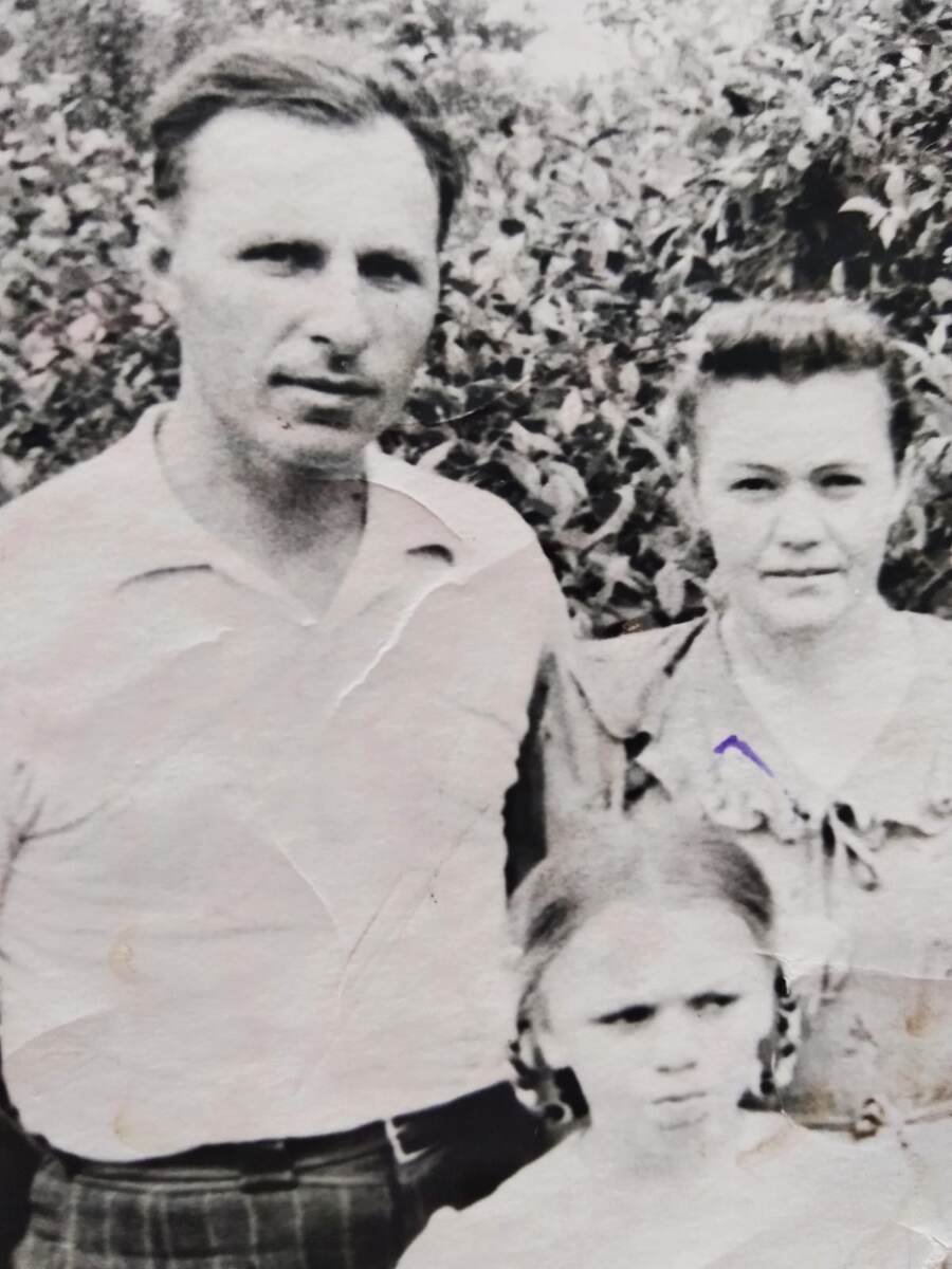 Александр с супругой Любовью и дочерью Еленой