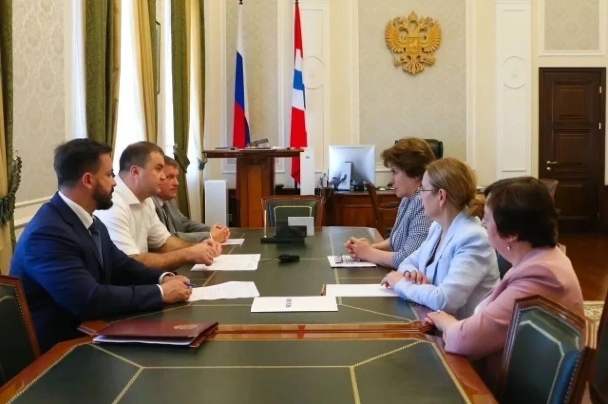    Виталий Хоценко обсудил с главой Росздравнадзора развитие омской медицины