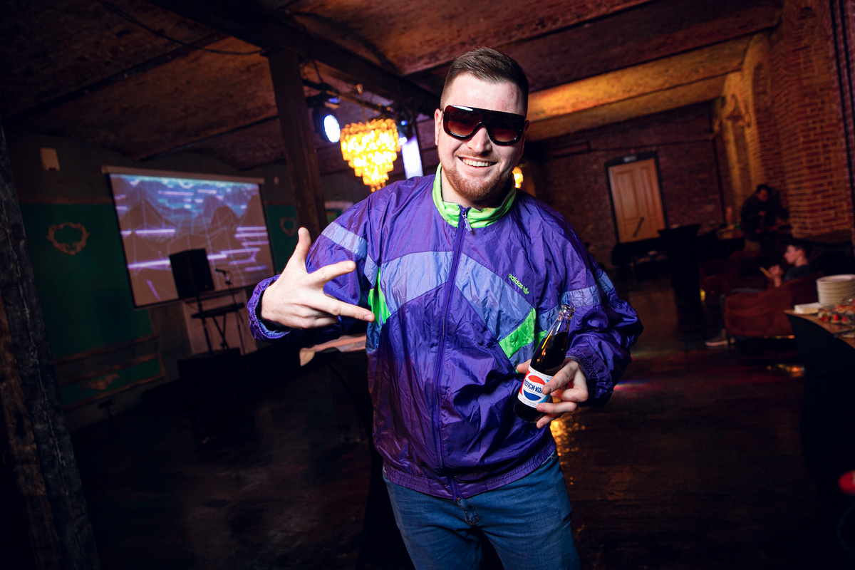 Как одеться на вечеринку в стиле 90-х