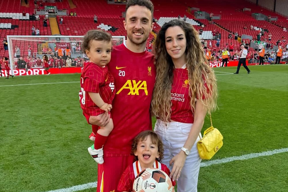    Футболист футбольного клуба «Ливерпуль» Диогу Жота с семьей. Фото: соцсети