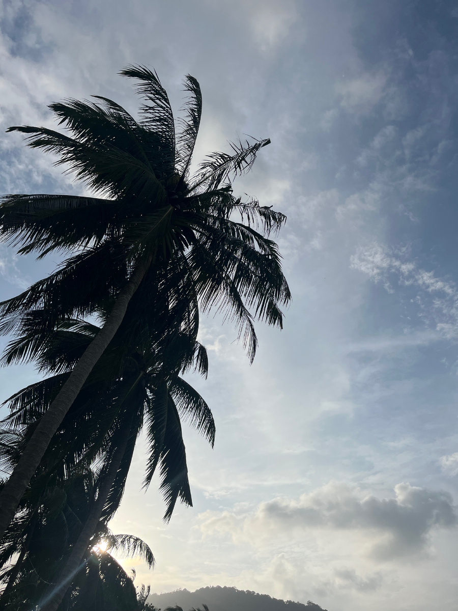 Закат на острове.