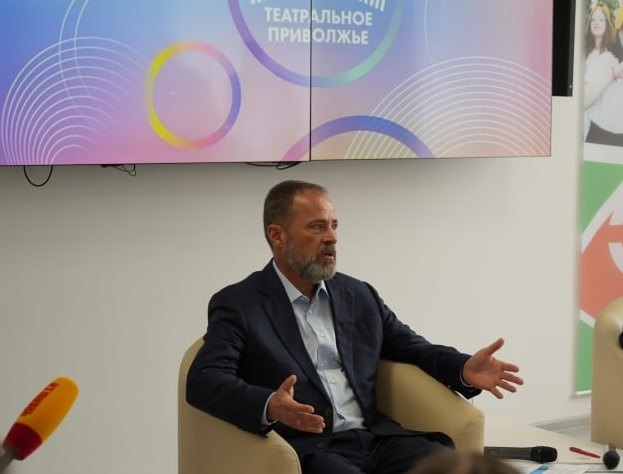    Игорь Комаров: «В регионах будет введена система дополнительной поддержки победителей «Театрального Приволжья»